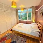 Serene Asian-inspired With Garden & Parking Tatil Evi Bristol