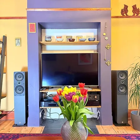 Serene Asian-inspired With Garden & Parking