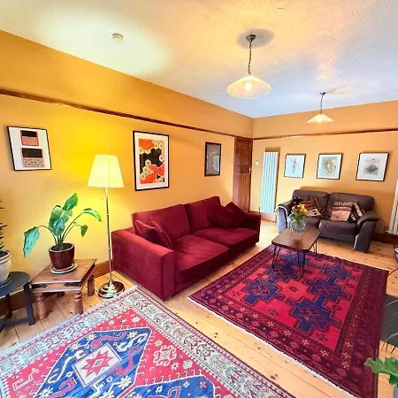 Serene Asian-inspired With Garden & Parking * Bristol