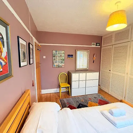 Prázdninový dům Serene Asian-inspired With Garden & Parking