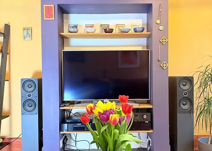 Serene Asian-inspired With Garden & Parking