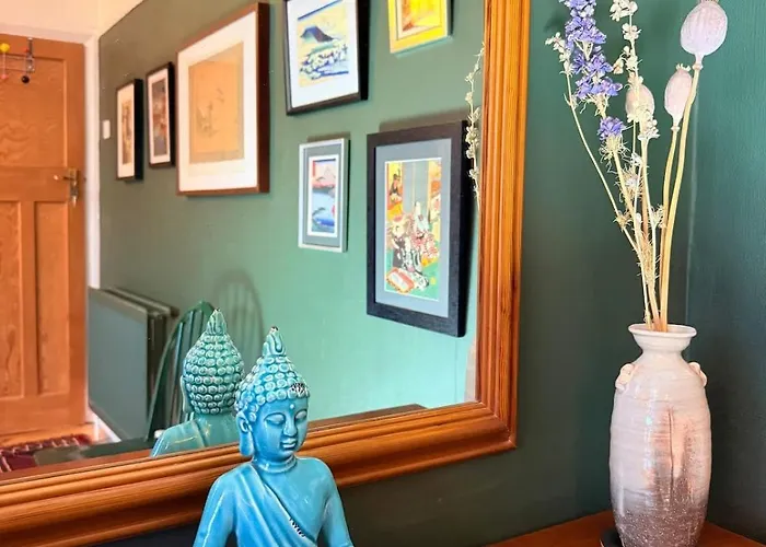 Serene Asian-inspired With Garden & Parking Prázdninový dům Bristol