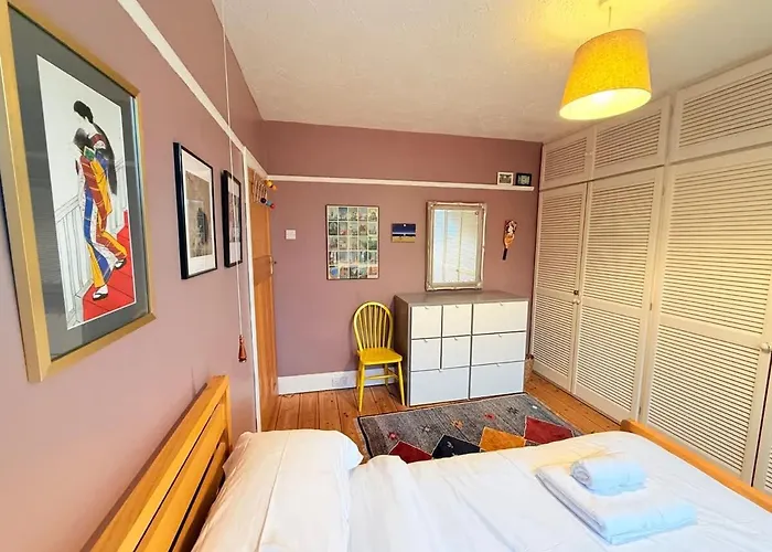 Prázdninový dům Serene Asian-inspired With Garden & Parking