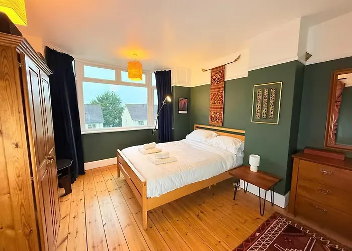 Serene Asian-inspired With Garden & Parking Prázdninový dům *