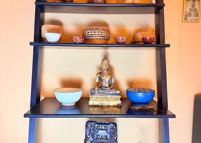 Serene Asian-inspired With Garden & Parking Semesterbostad Bristol