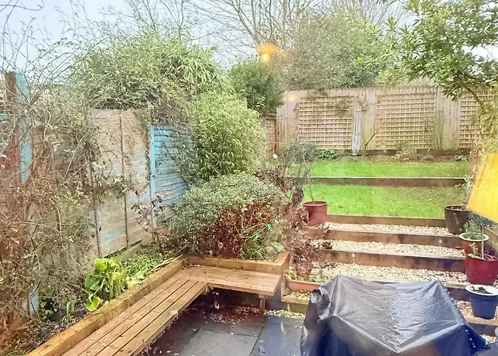 Serene Asian-inspired With Garden & Parking Prázdninový dům *