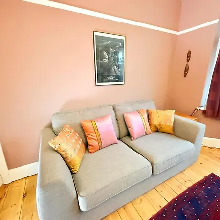 Serene Asian-inspired With Garden & Parking Bristol