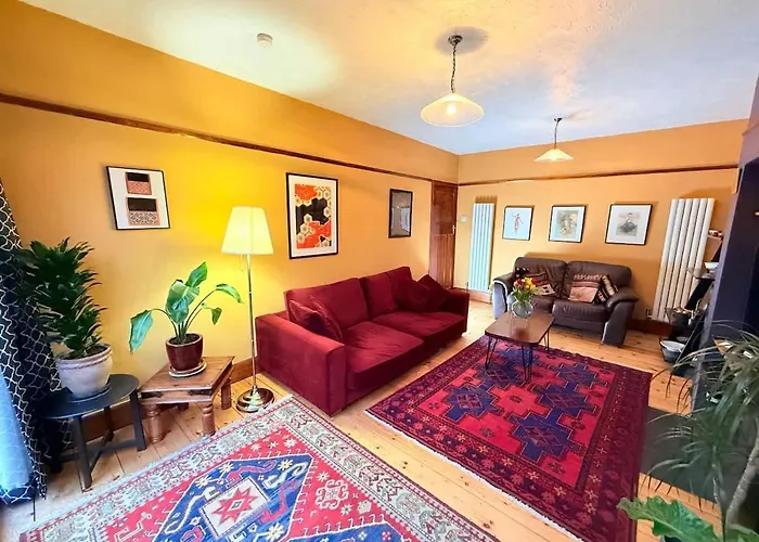 Serene Asian-inspired With Garden & Parking * Bristol