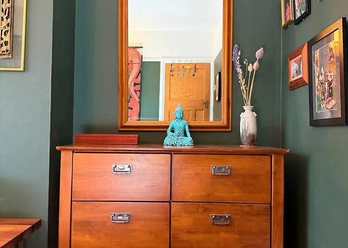 Vakantiehuis Serene Asian-inspired With Garden & Parking *